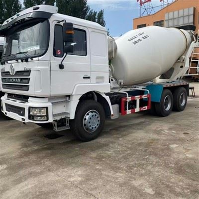 Advanced Mixer Truck Optimizing On Site Concrete Construction Efficiency